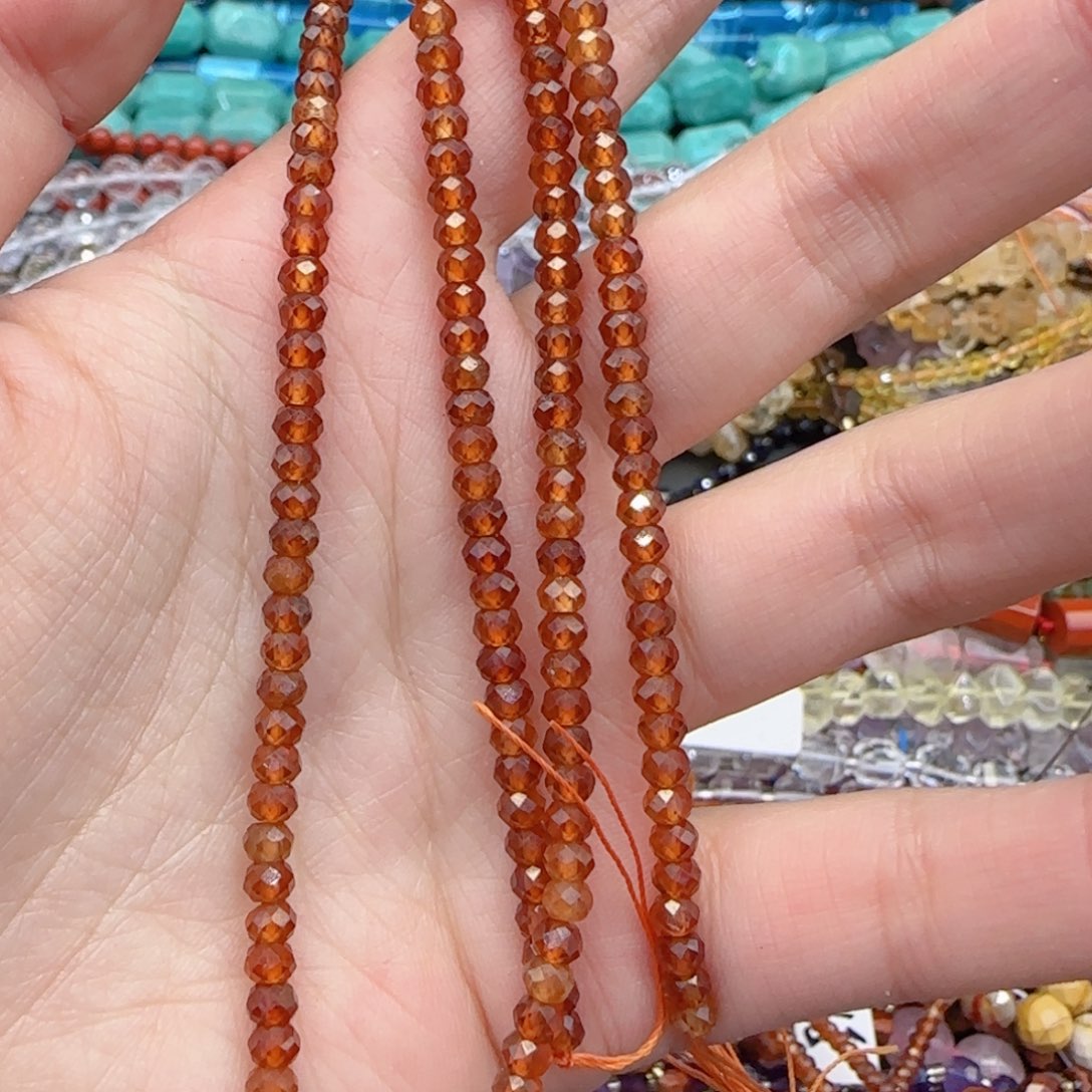 玛瑙/玉髓珠宝半成品未镶嵌芬达石榴石切面一条卡4