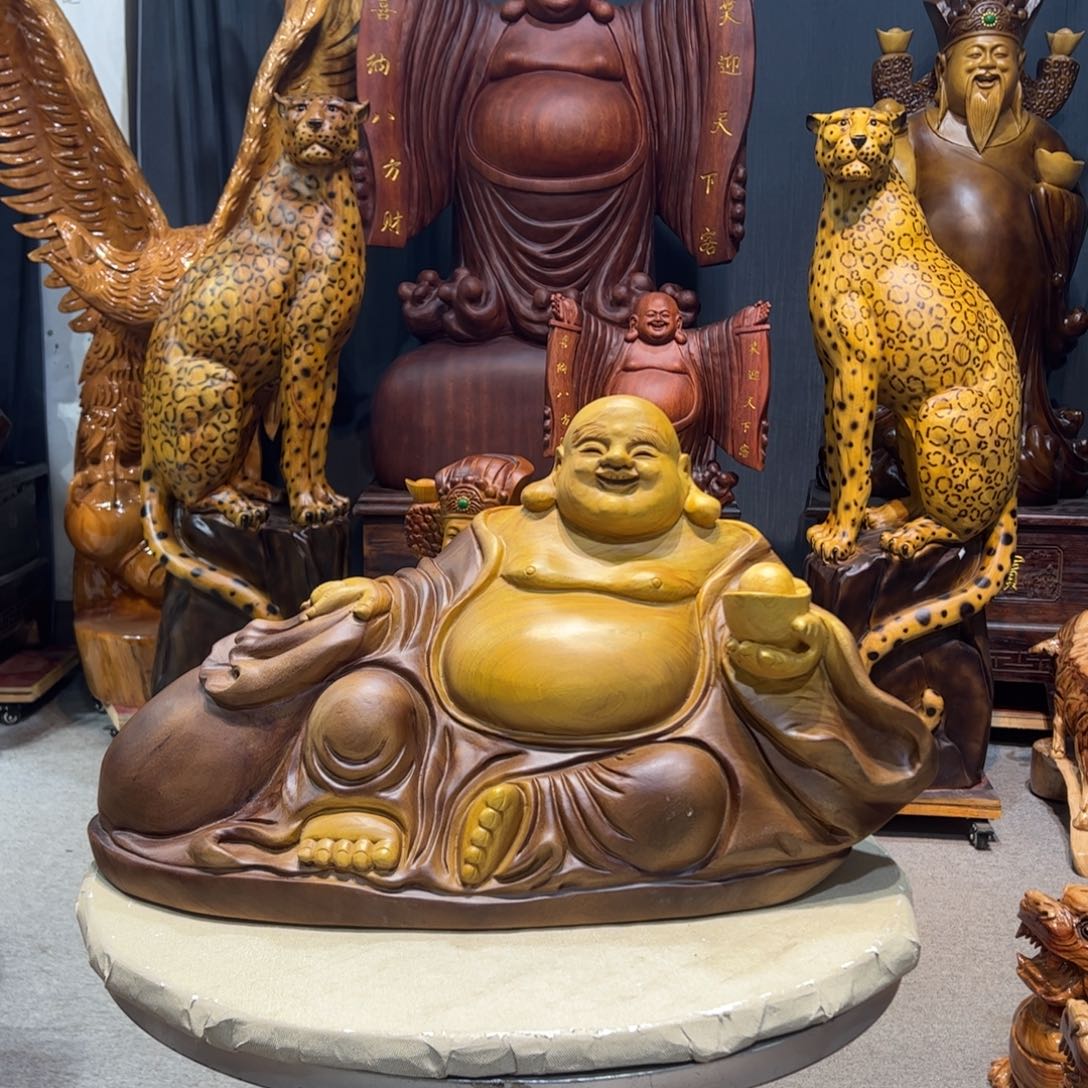 香樟木新**业香樟木材质弥勒摆件