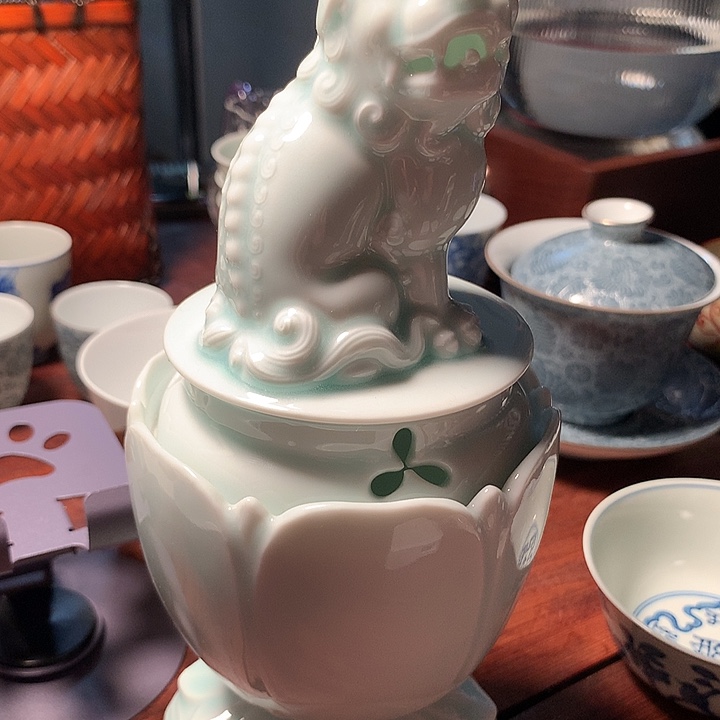 景德镇影青狮子香炉