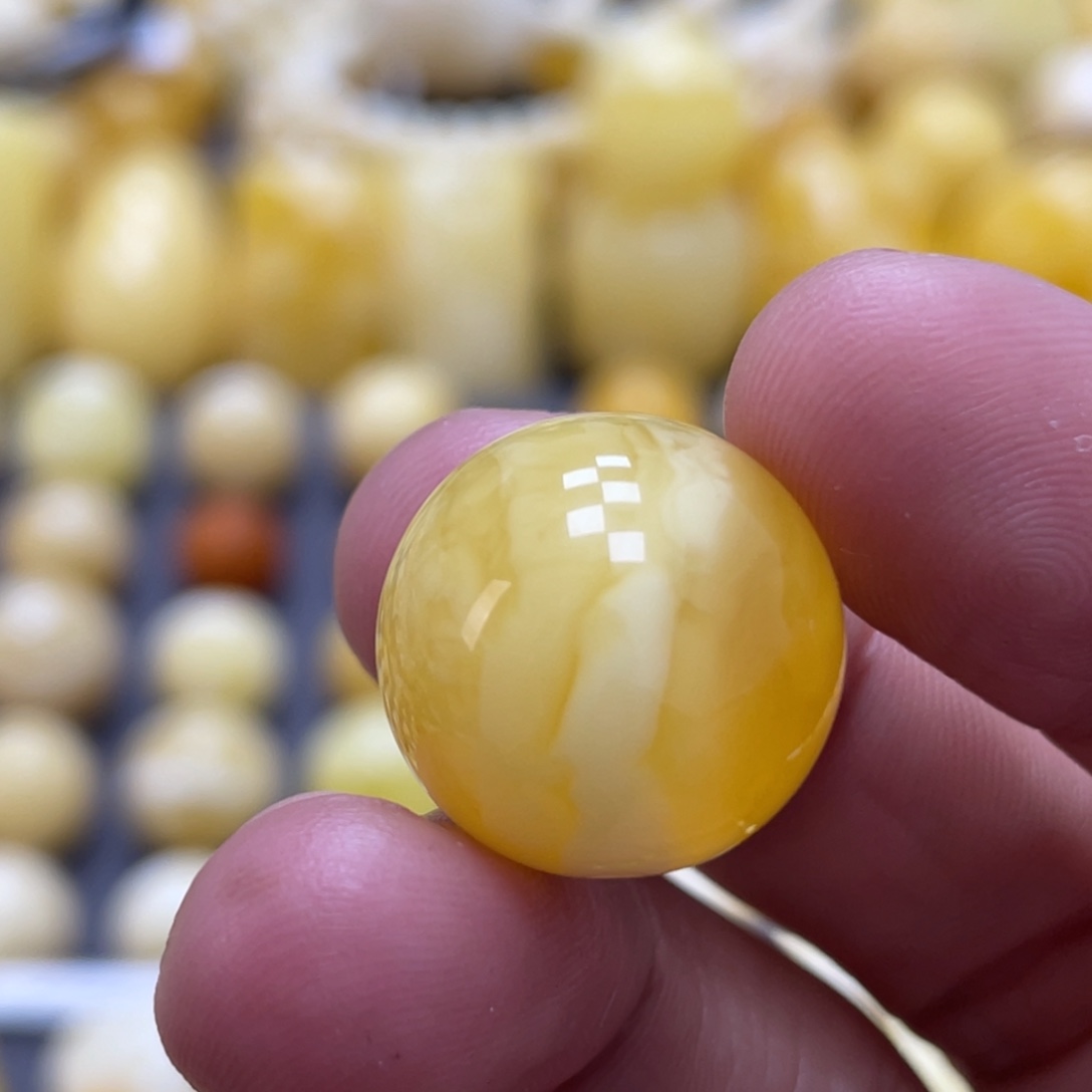 蜜蜡未镶嵌裸石17.2mm瑕