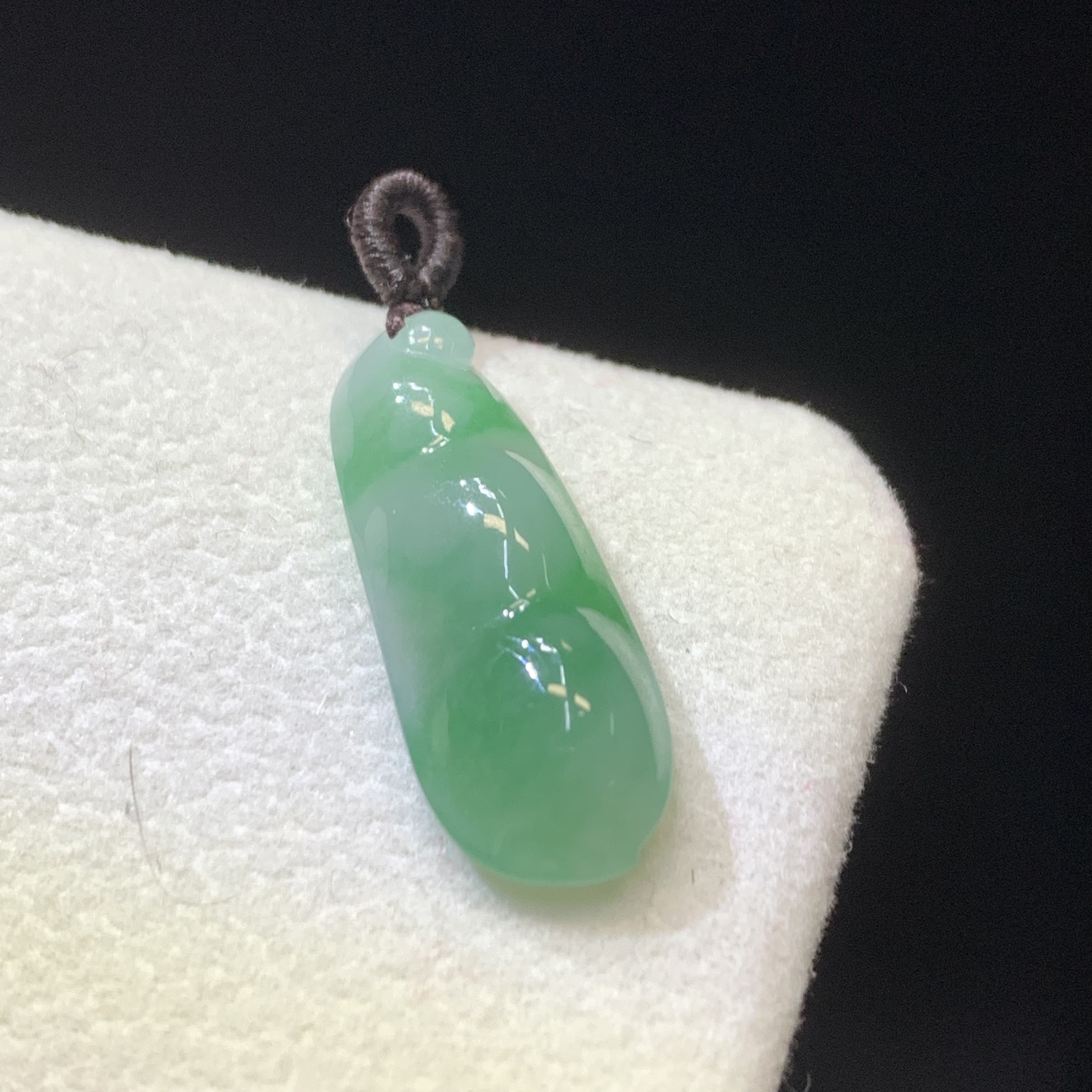 【金鑫】种满绿四季豆翡翠挂件*冰种绿底飘绿四季豆吊坠翡翠A货裸石