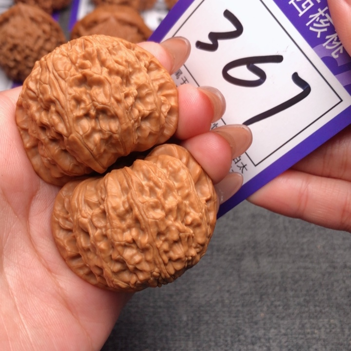 桃核吊坠42尺寸白狮子 367号