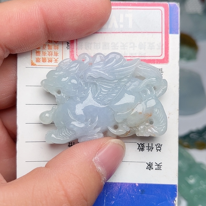 翡翠颈饰未镶嵌飞天貔貅