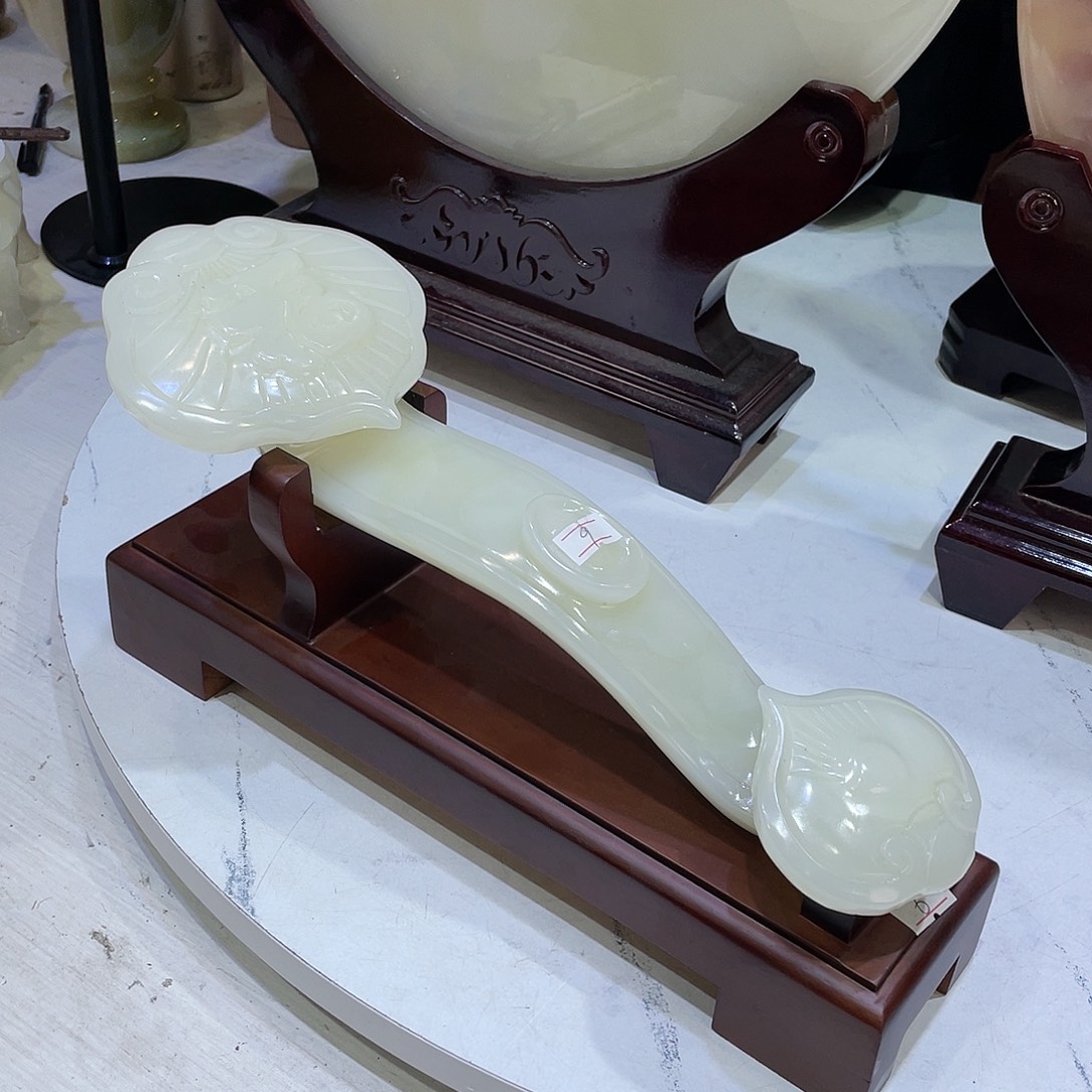 玉精品天然玉石如意摆件