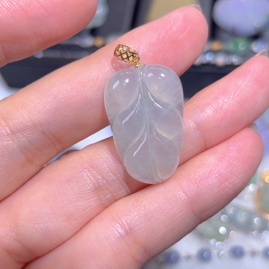 翡翠18K金镶嵌颈饰翡翠