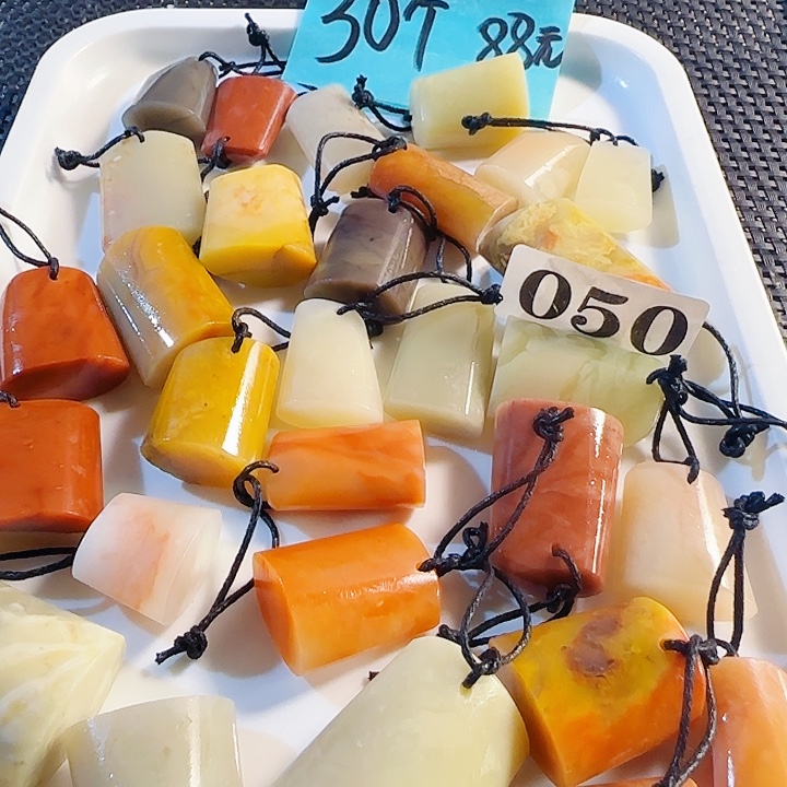 青田石印石老挝石椭圆随形印章30个88元，尺寸2-3多公分