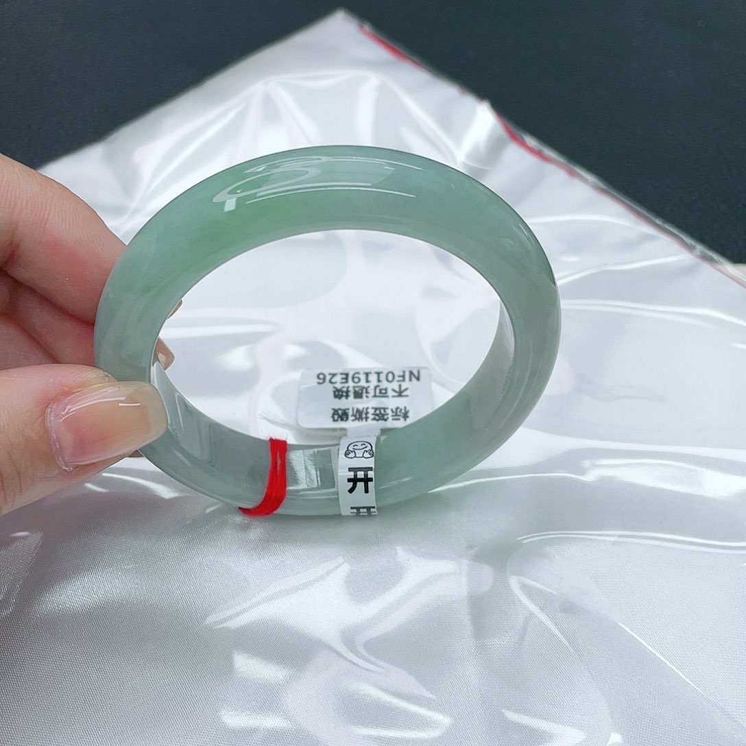 翡翠手镯未镶嵌正54.6