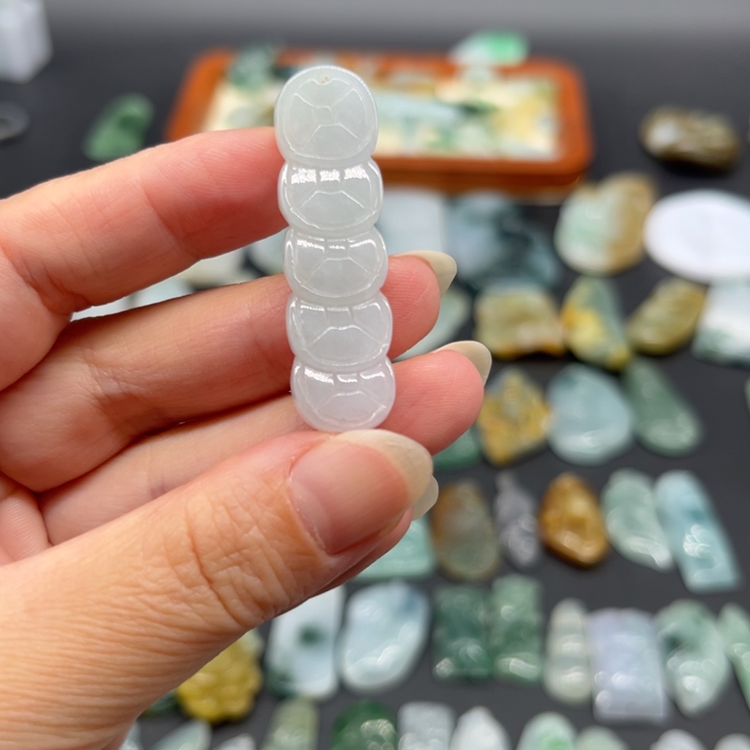 颈饰未镶嵌翡翠五帝钱