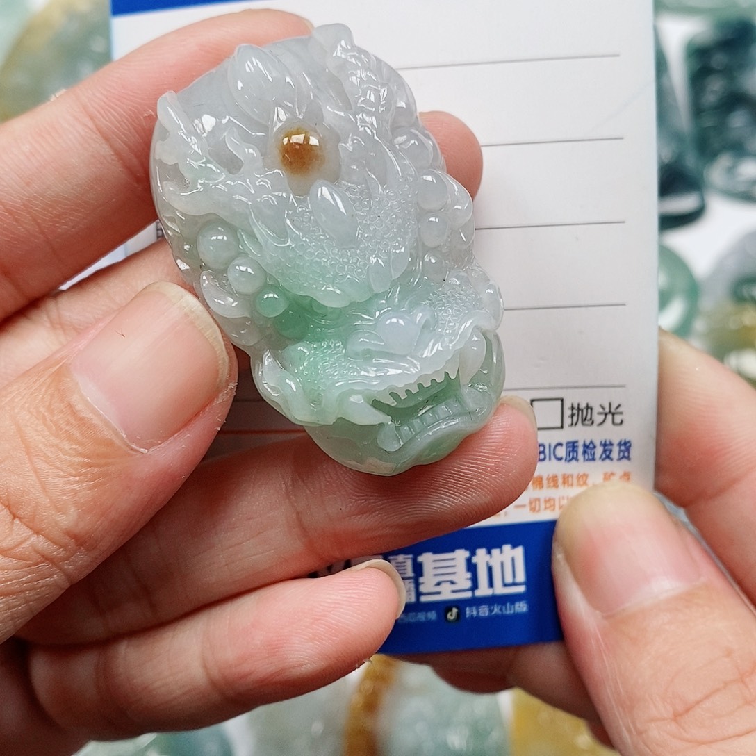 颈饰未镶嵌翡翠龙头