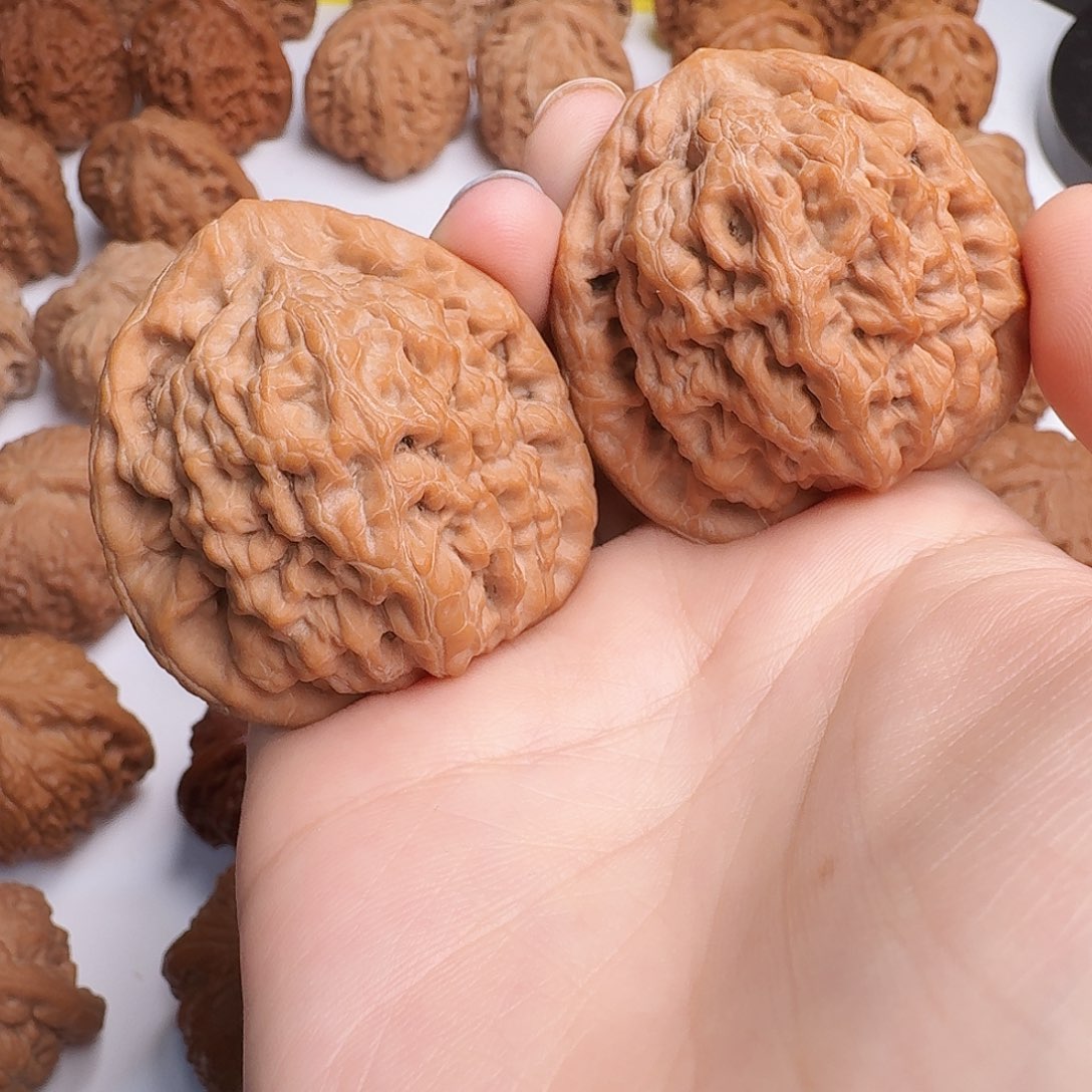 吊坠桃核金公子帽