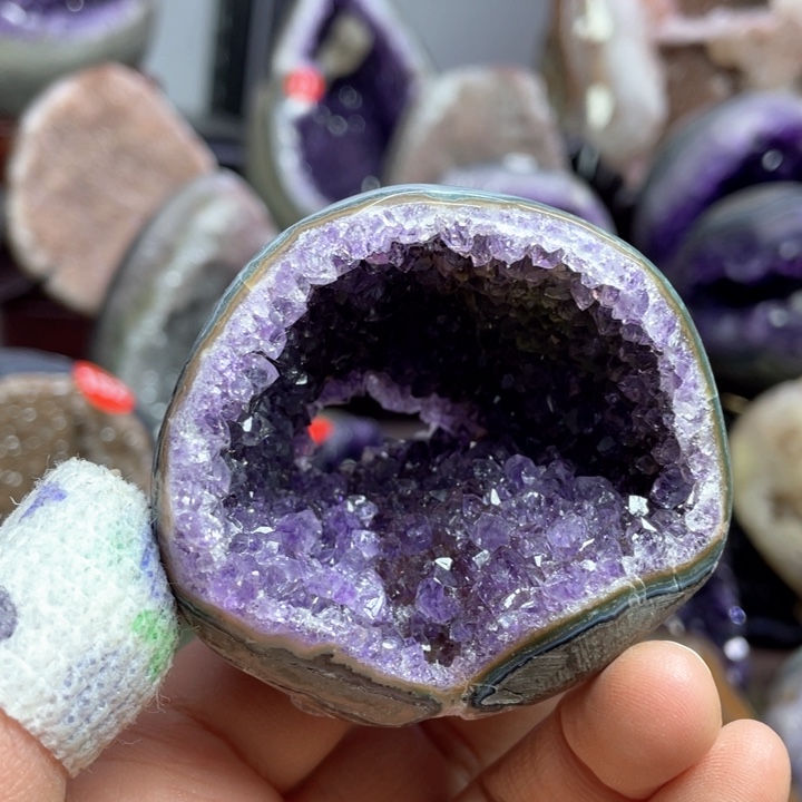 水晶摆件未镶嵌捡漏