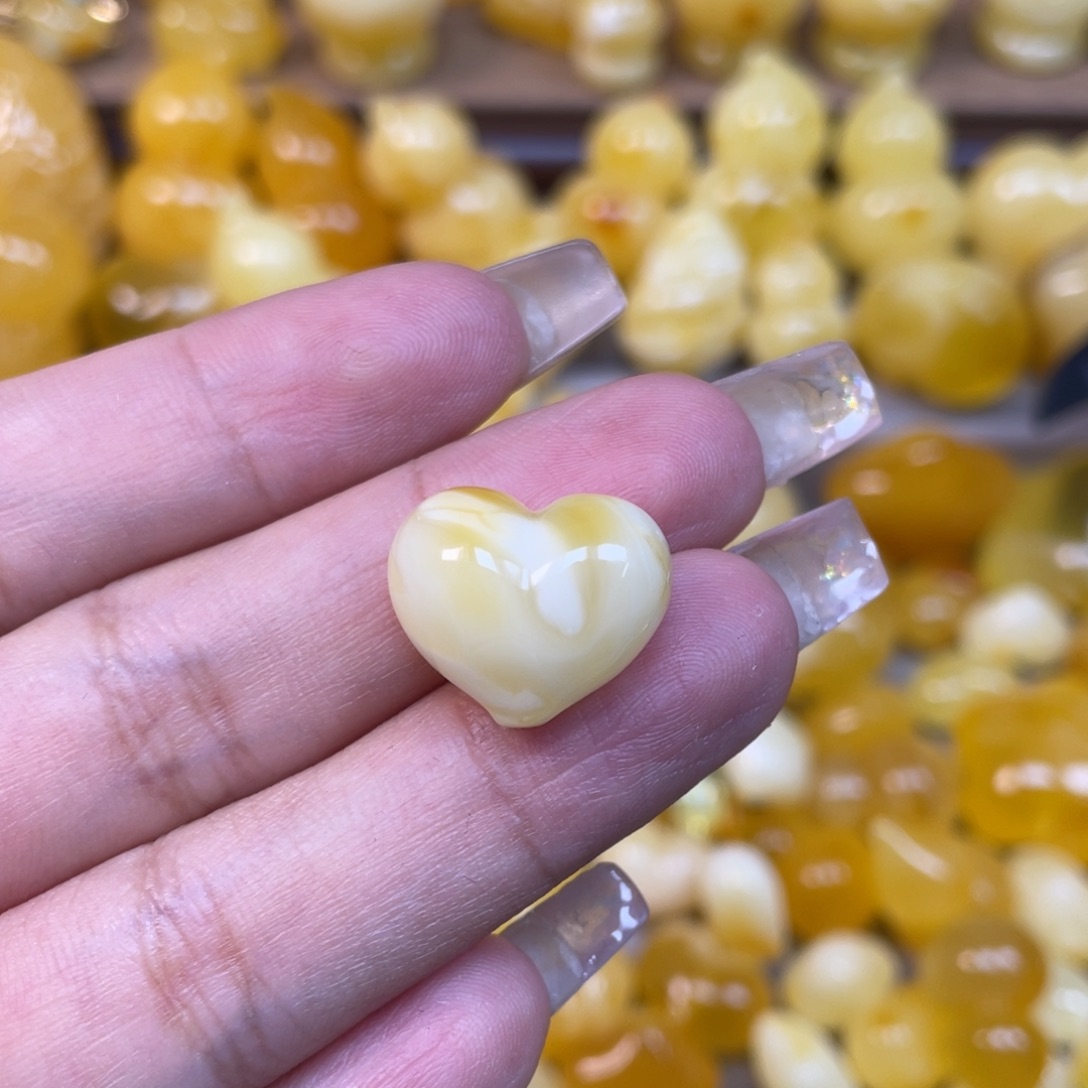 琥珀未镶嵌珠宝奇石