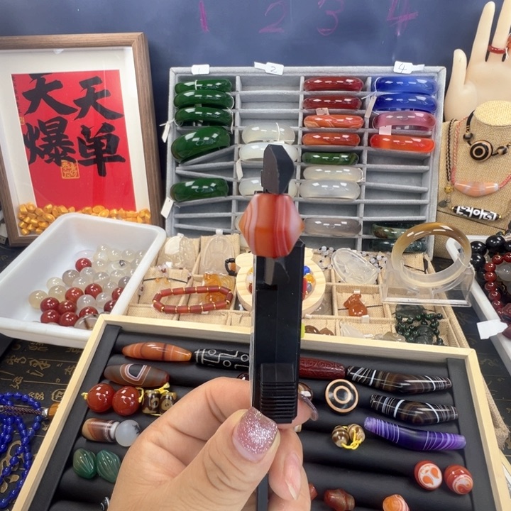 玛瑙/玉髓颈饰未镶嵌