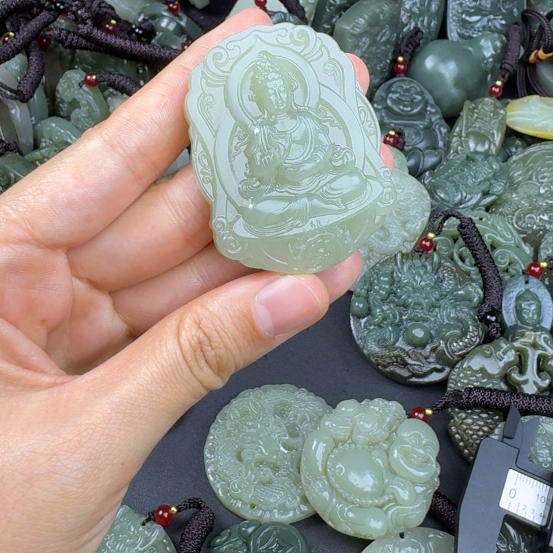 和田玉颈饰未镶嵌饭****