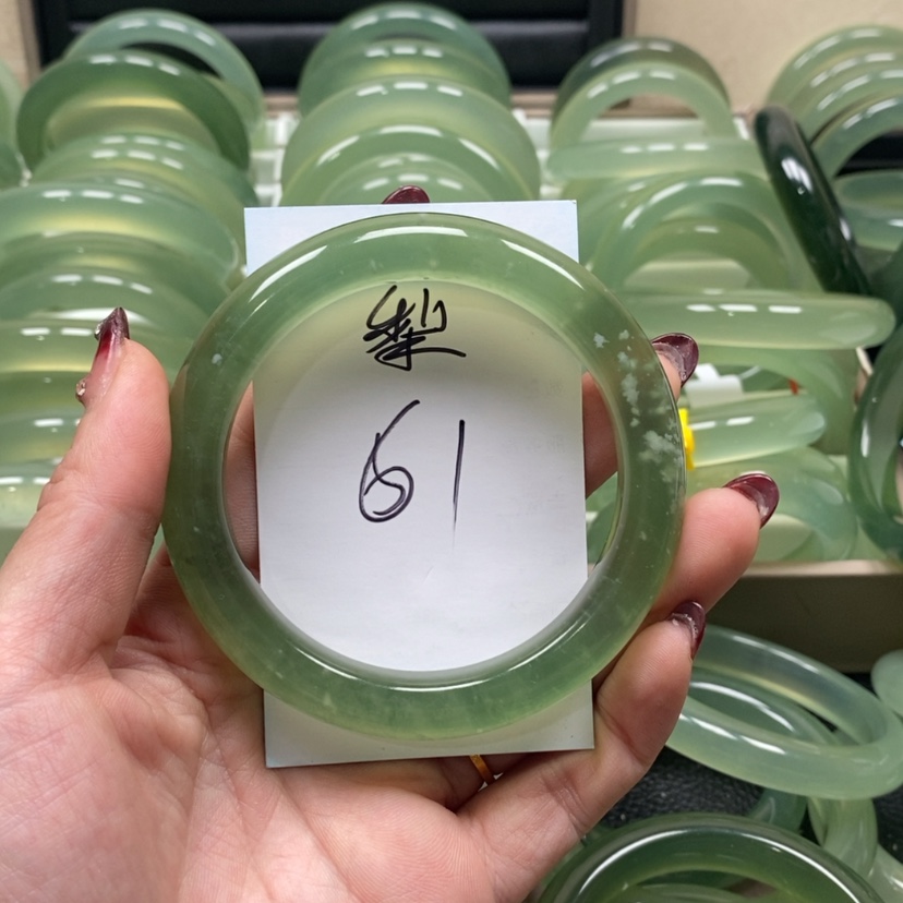 【闪购商品】蛇纹石玉手镯未镶嵌?****?
