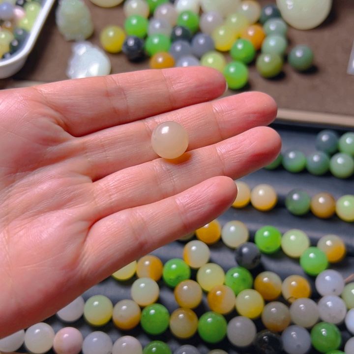 和田玉未镶嵌车挂