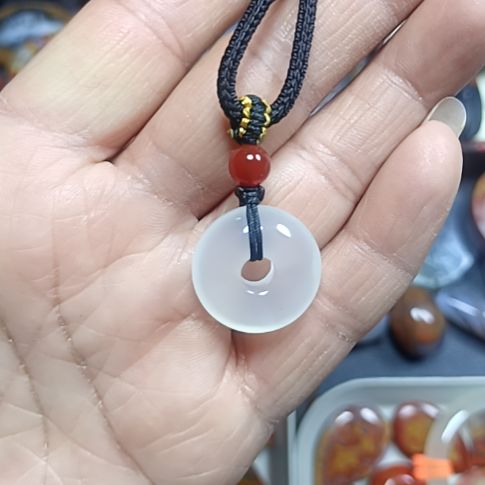 玛瑙/玉髓未镶嵌吊坠