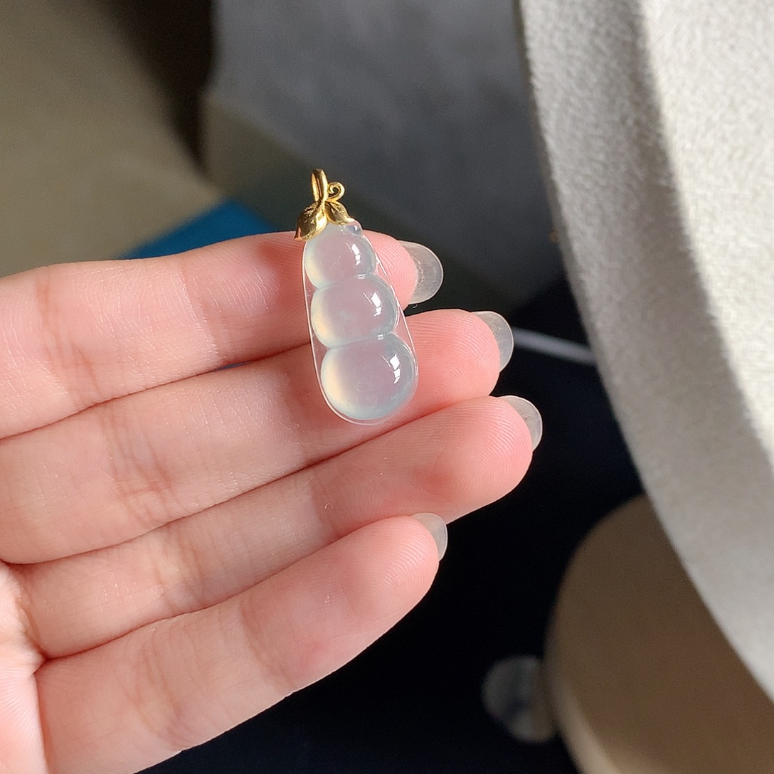 翡翠裸石18K金镶嵌缅甸天然A货翡翠冰种豆子