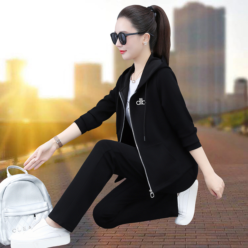 艾格运动套装女2025新款时尚连帽印花套装女春秋气质减龄三件套
