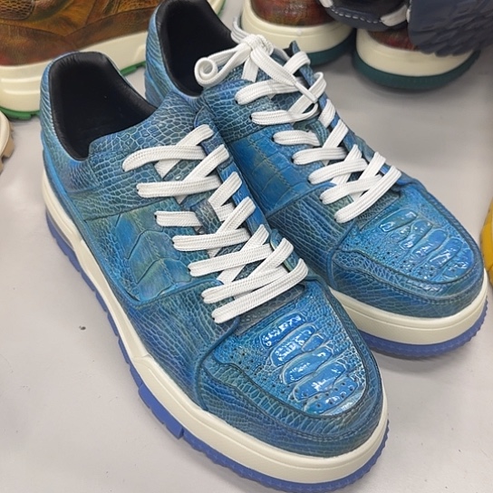 起***线磨砂皮（牛皮）鸵鸟擦色炫彩42码