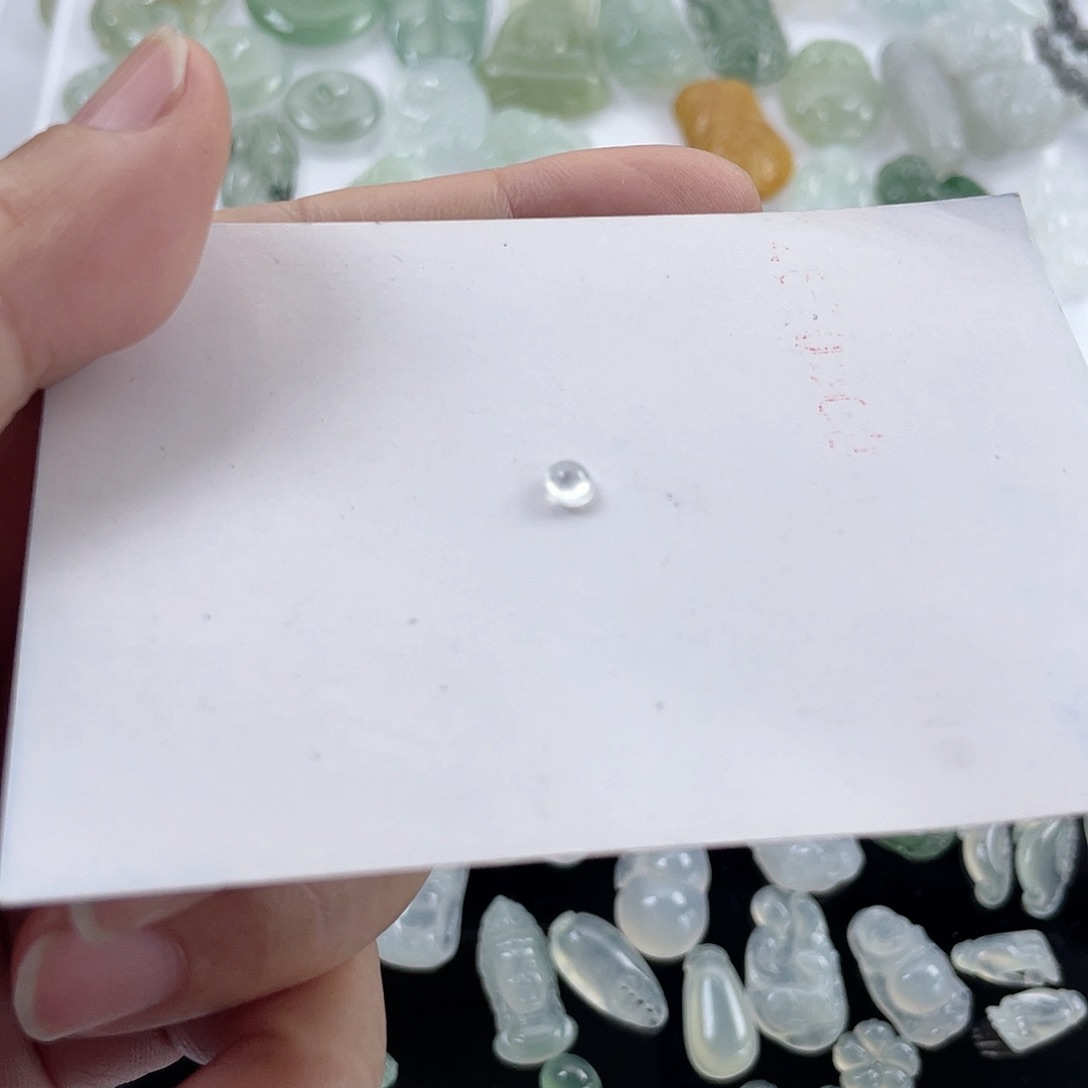 翡翠颈饰未镶嵌猫*冰蛋面