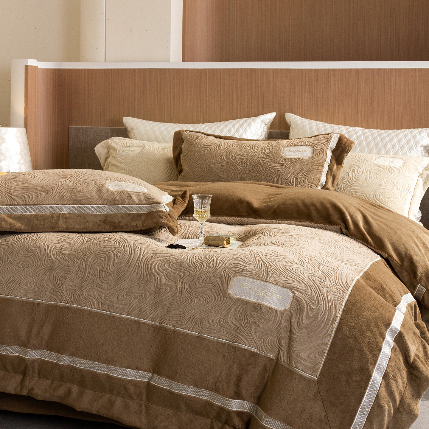 高货全消光床盖秋冬加厚保暖牛奶绒四件套被套床上用品结婚庆