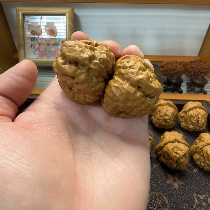 文玩核桃吊坠400蛤蟆头