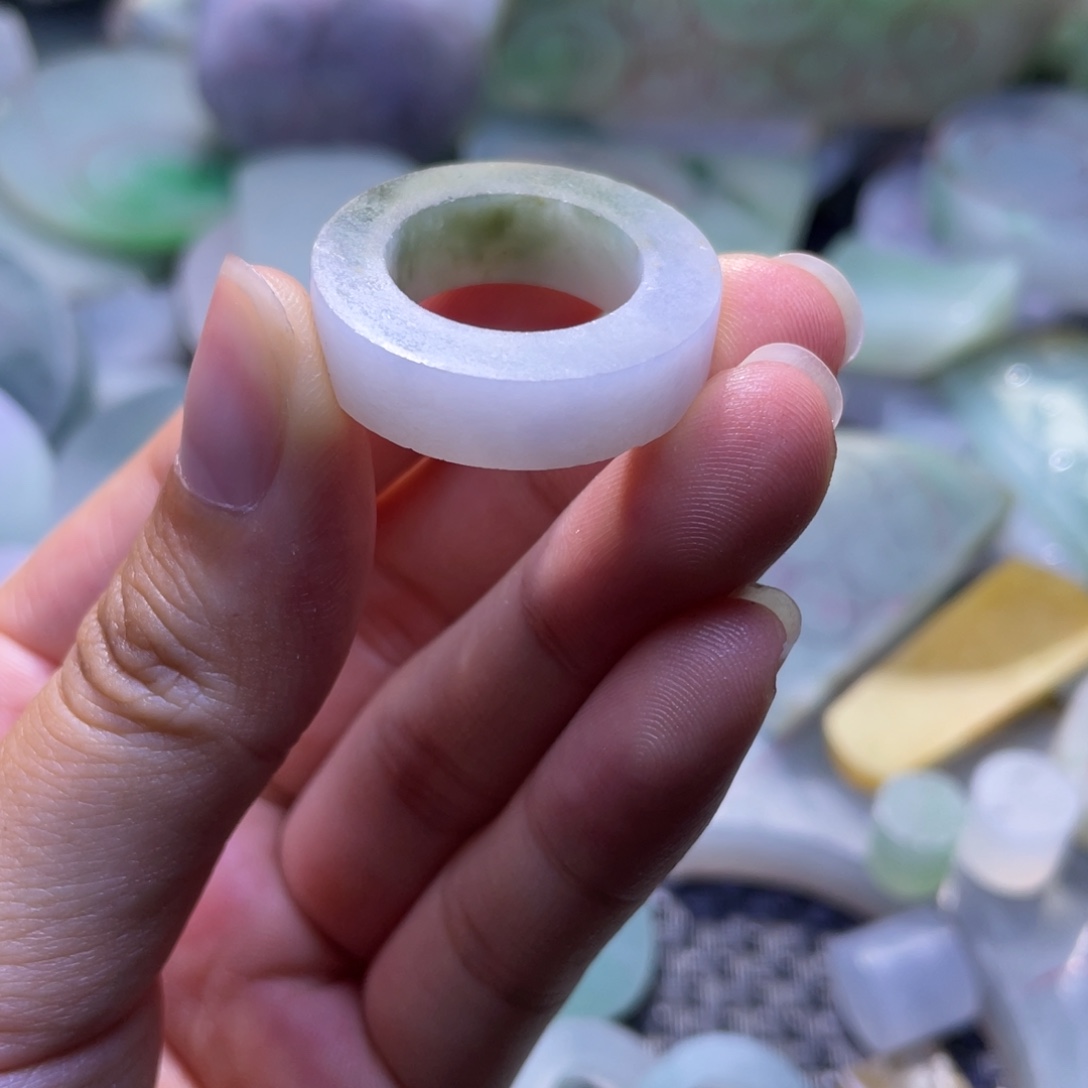 定制翡翠未镶嵌戒指