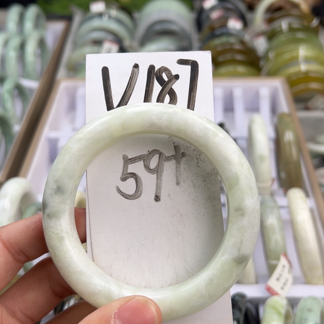 岫玉手镯未镶嵌天然岫玉