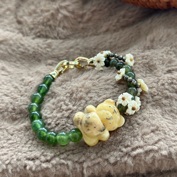 吉月蜜蜡奥利奥抱抱熊水晶花花手串