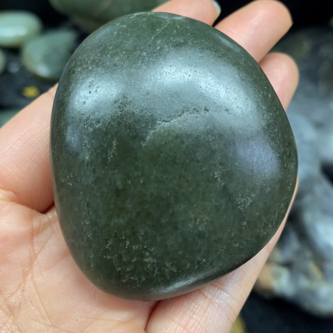 颈饰未镶嵌和田玉（糖玉）