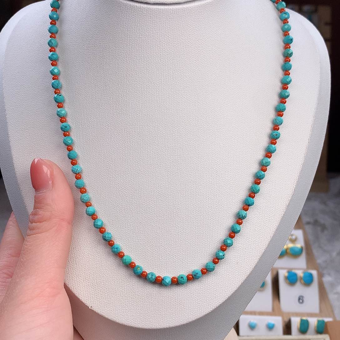 绿松石颈饰未镶嵌