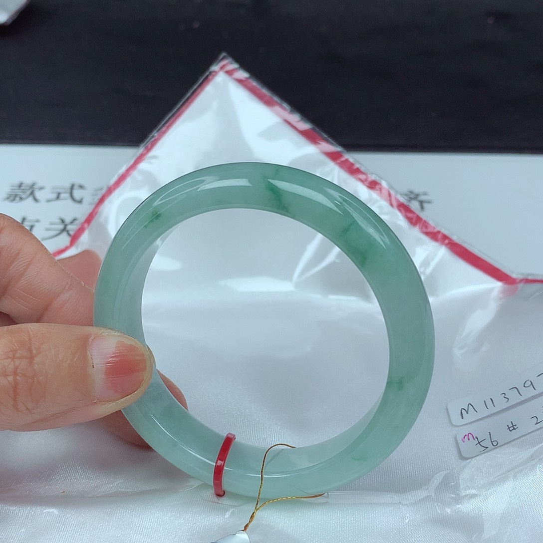 翡翠手镯未镶嵌56圈3797