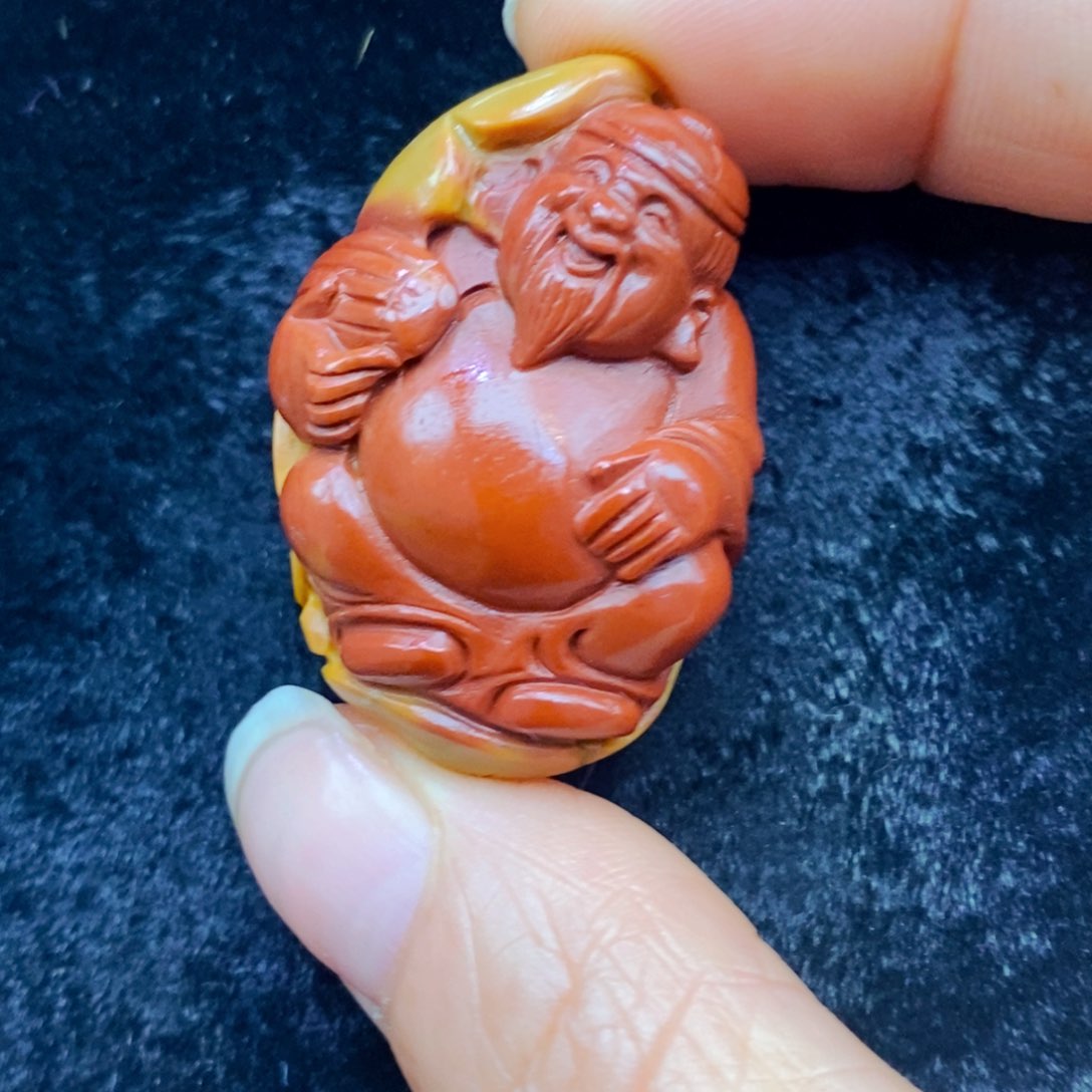 未镶嵌石英质玉（黄龙玉）项链