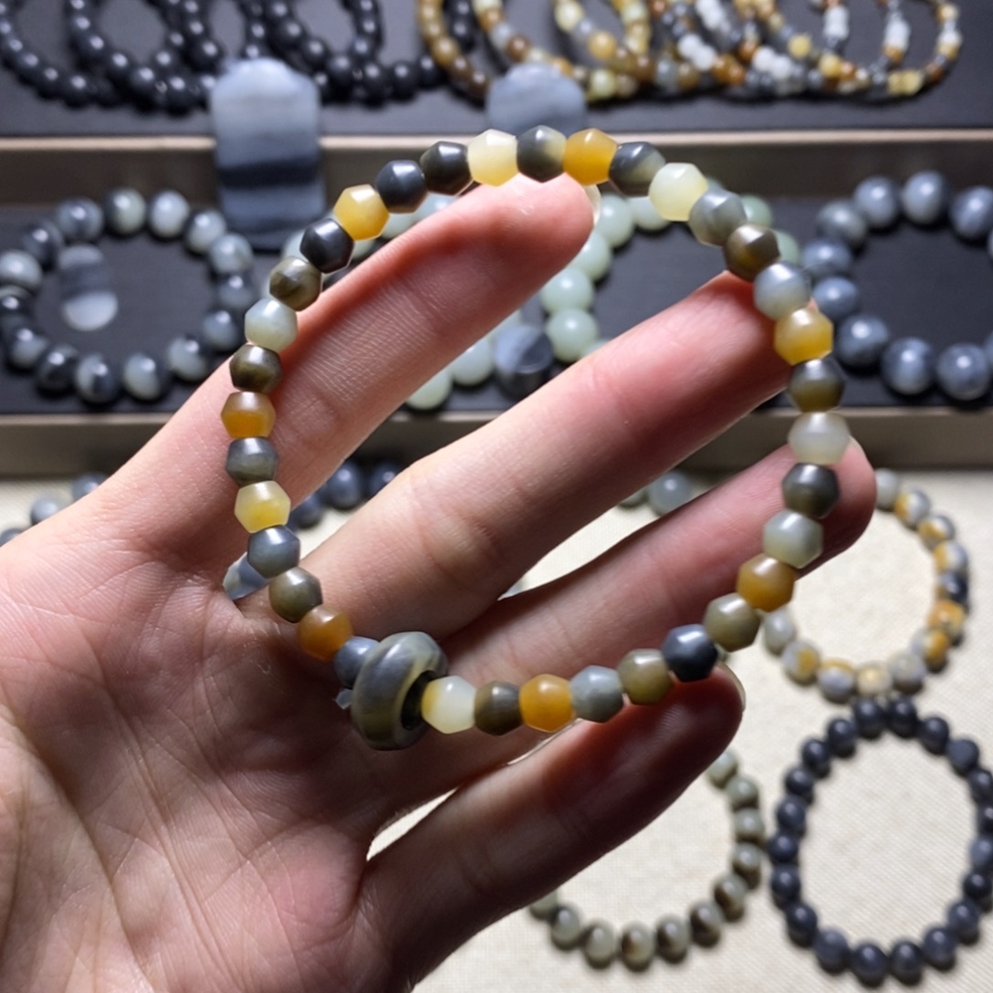 和田玉未镶嵌手链