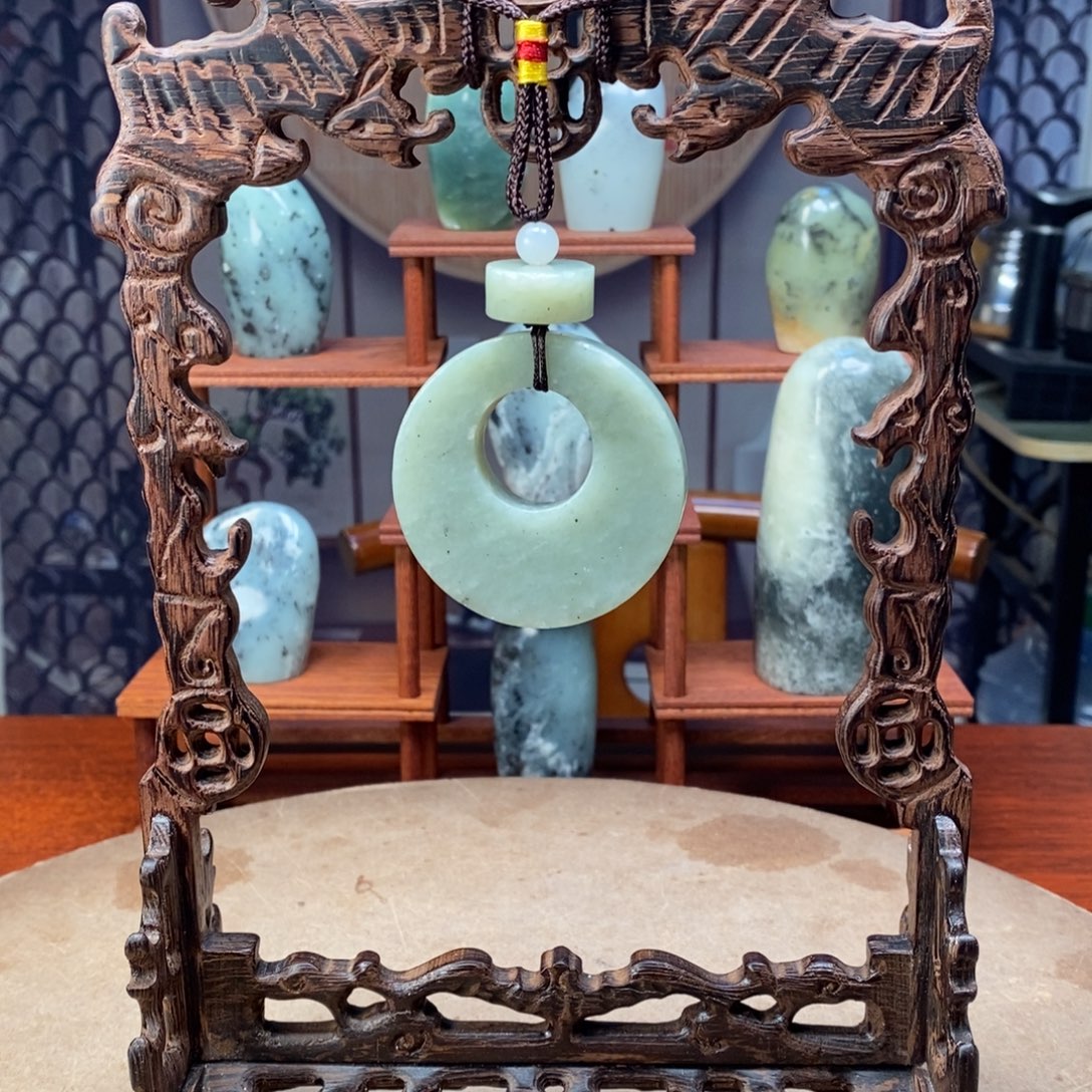 豫***哥玉岫岩精品原石摆件