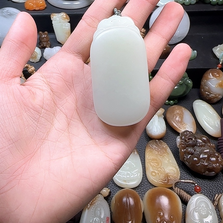颈饰未镶嵌和田玉