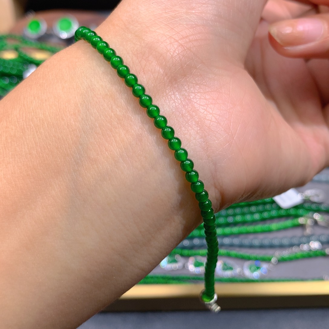 翡翠手链未镶嵌天然翡翠