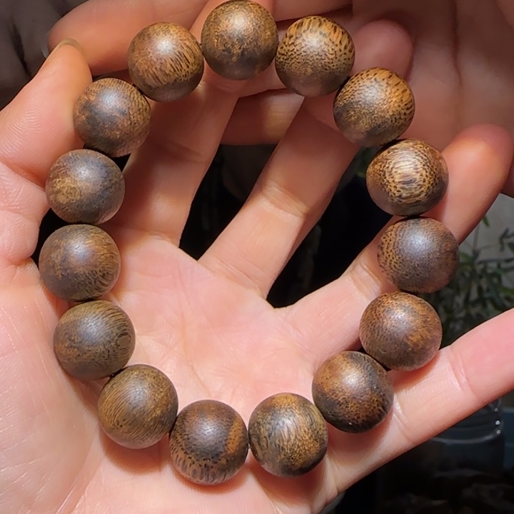 沉香手串透顶绿1.5手串19克+