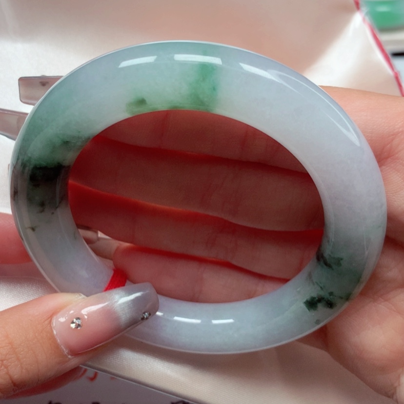 【闪购商品】翡翠手镯未镶嵌55圈胖圆飘花