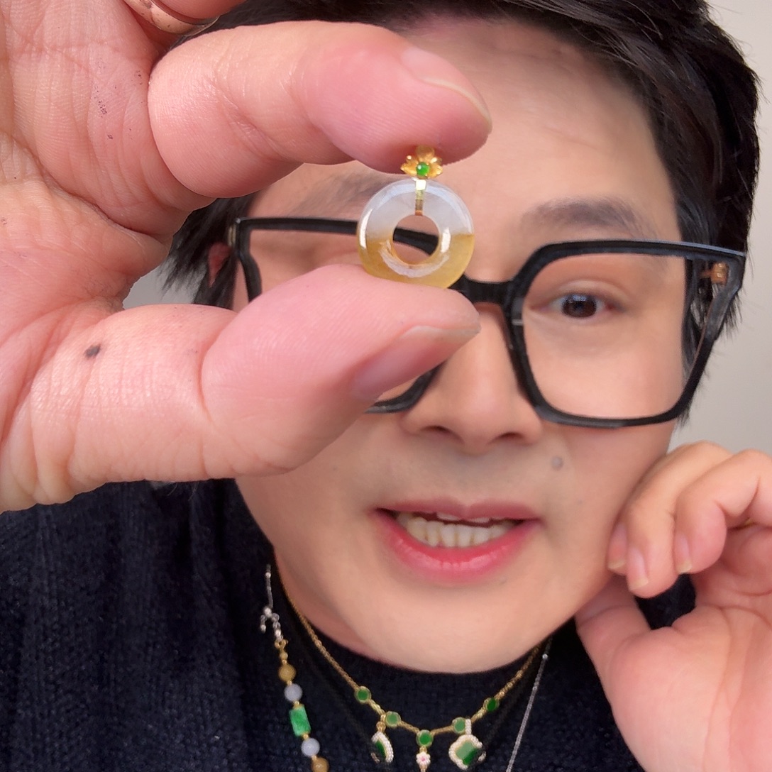 翡翠18K金镶嵌颈饰一件