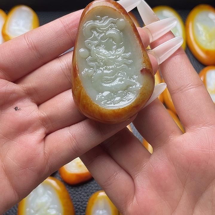 七****和田玉未镶嵌颈饰