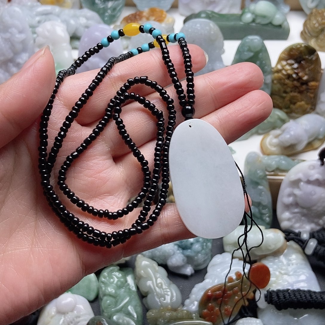 翡翠未镶嵌颈饰翡翠