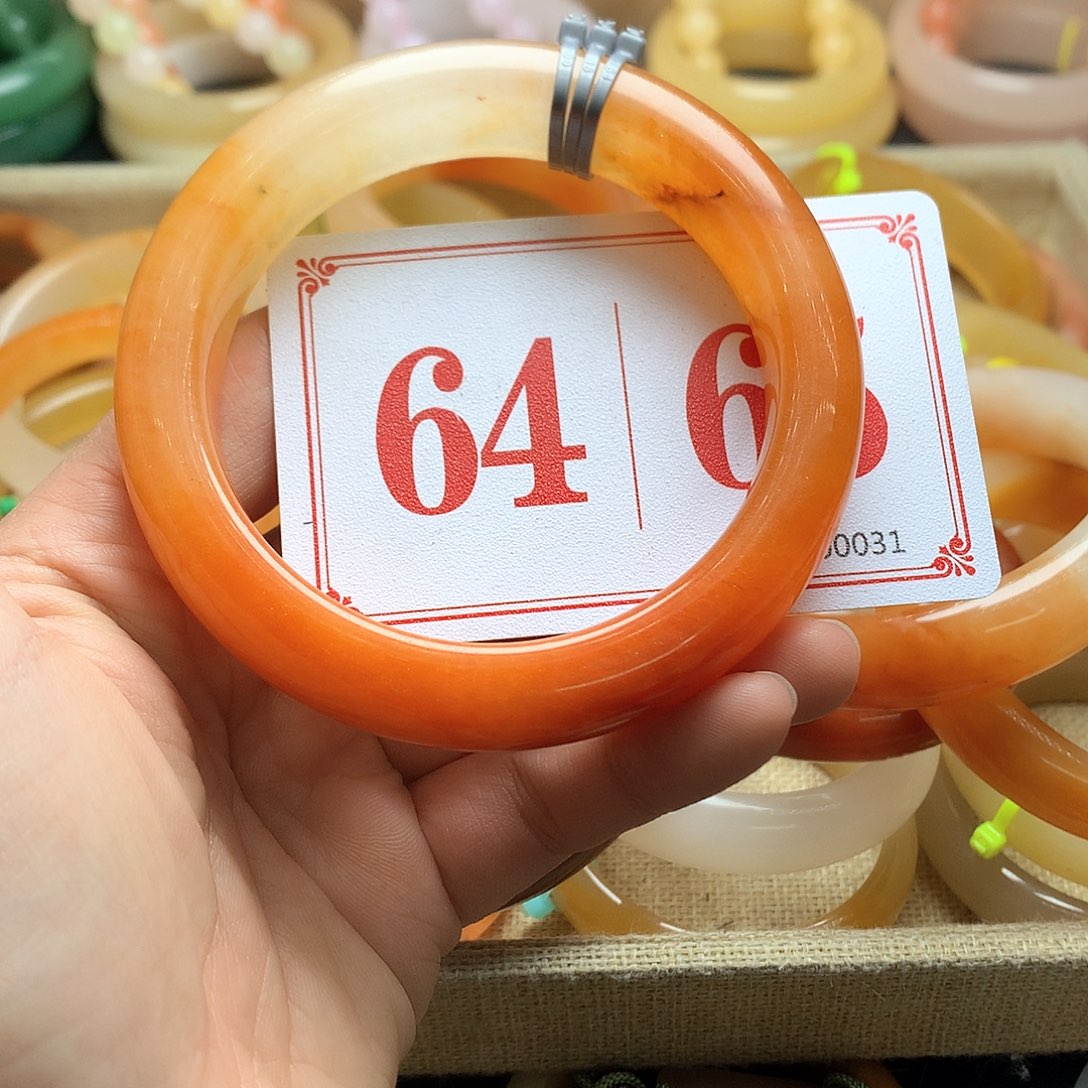 未镶嵌石英质玉（黄龙玉）手镯阿****1