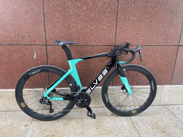 精灵碳纤维公路车