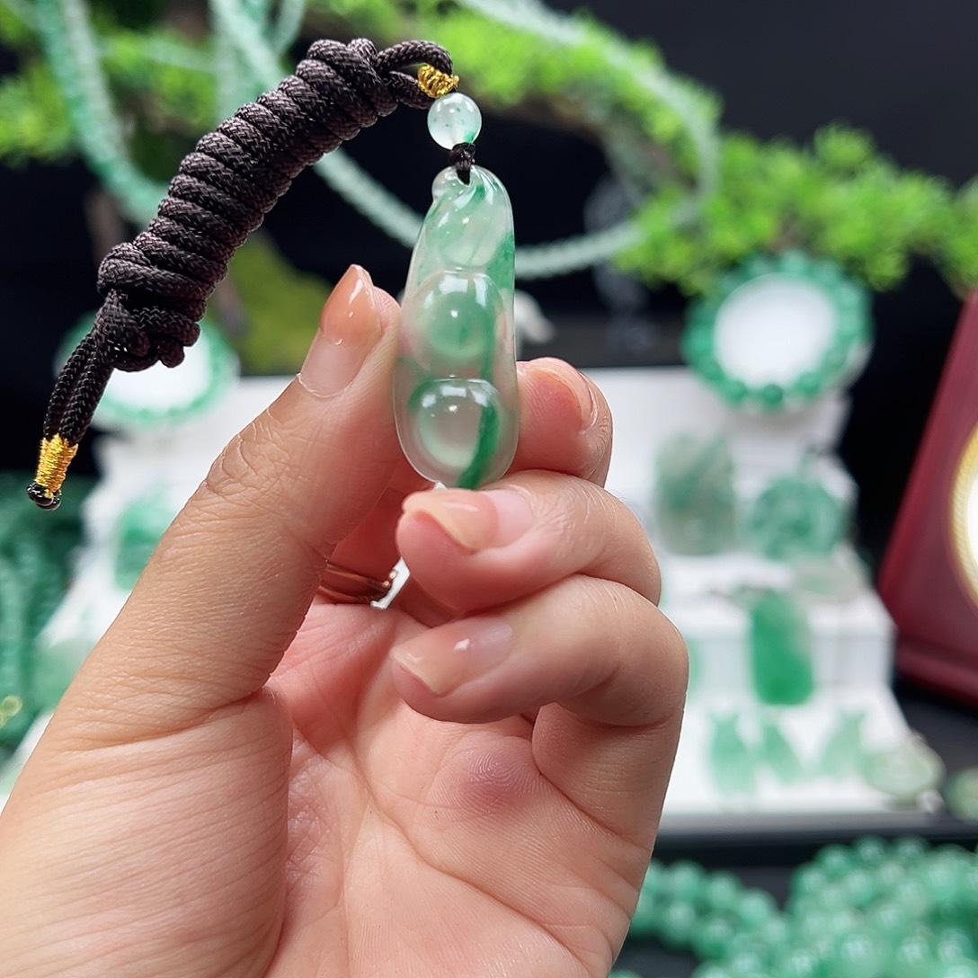 石英质玉（非洲翠）未镶嵌吊坠(赠链)