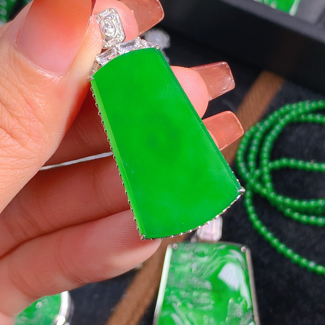 翡翠吊坠(不含链)未镶嵌