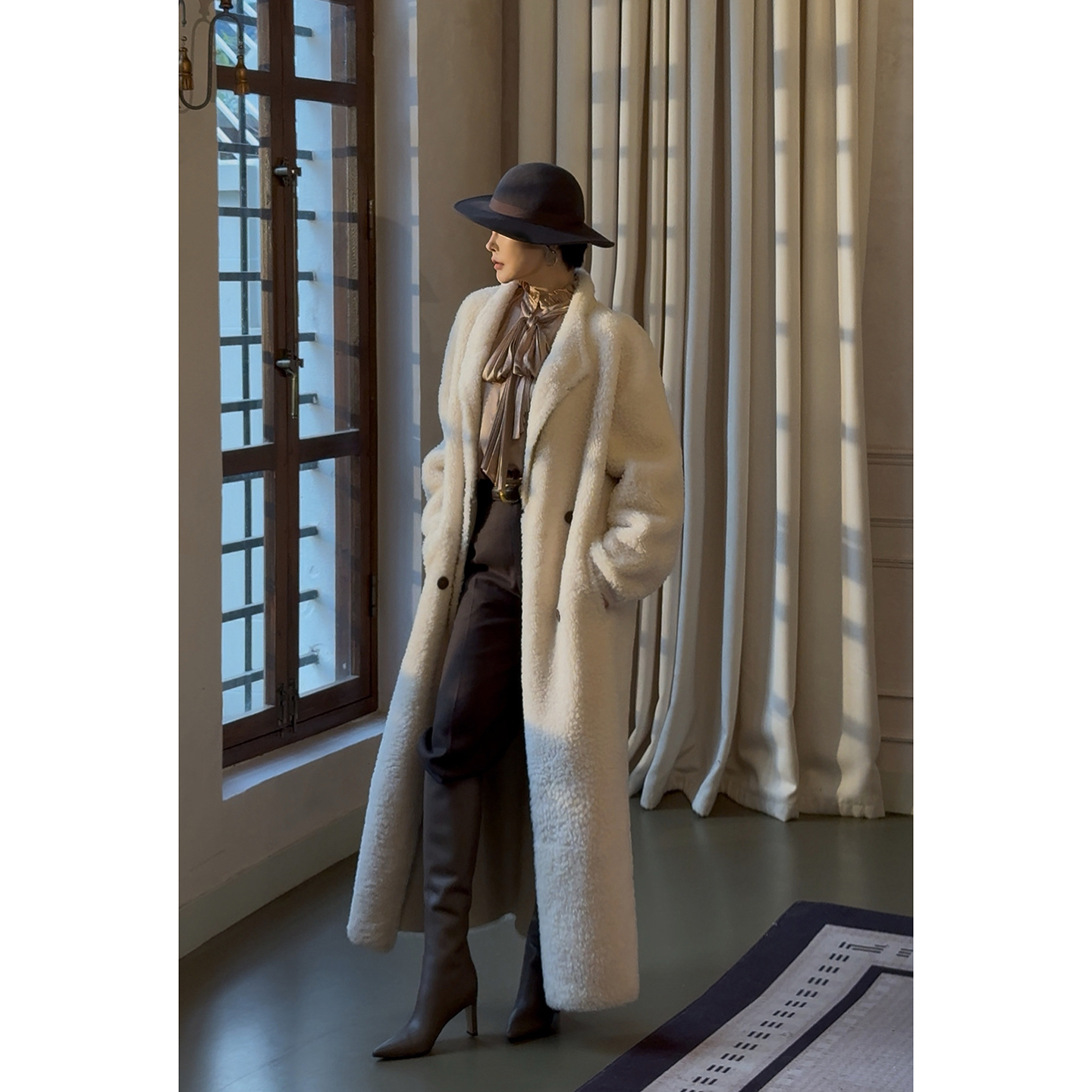 【巴黎夜末央】西班牙进口皮毛一体超软不臃肿小羊羔毛超长大衣