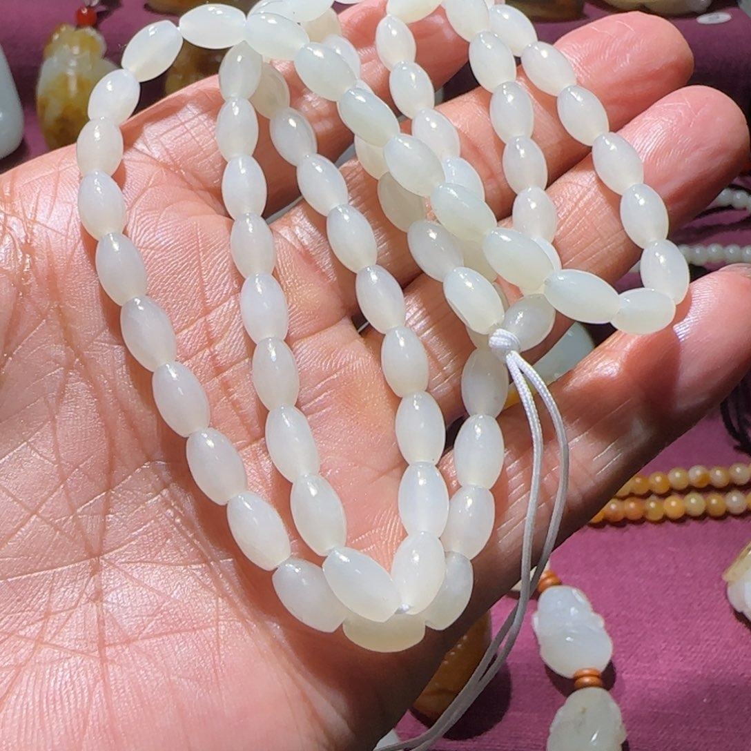 和田玉颈饰未镶嵌北****集