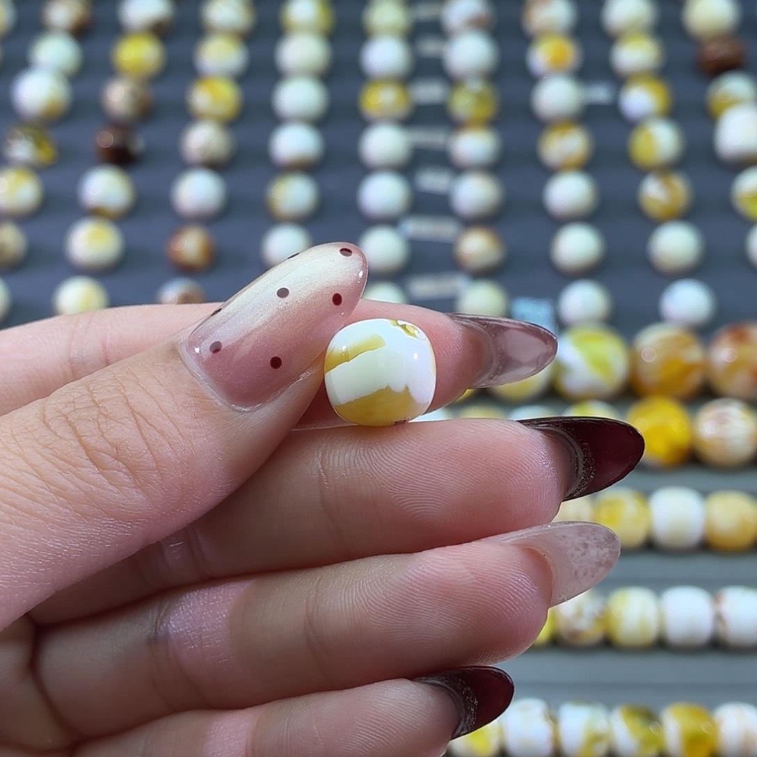 郎***爷琥珀未镶嵌裸石蜜蜡